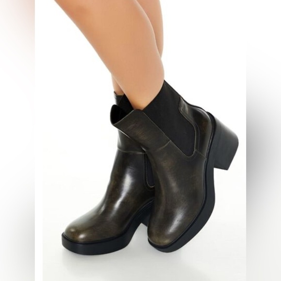 Forever 21 Women's Chelsea Block Heel Ankle Booties Black 9 - Picture 4 of 10